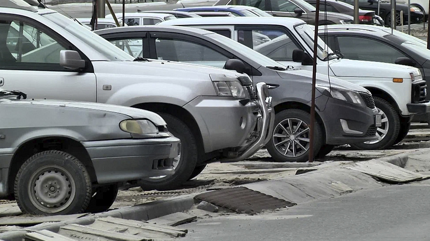 Жителям Ноябрьска объяснили, почему в городе не хватает парковок