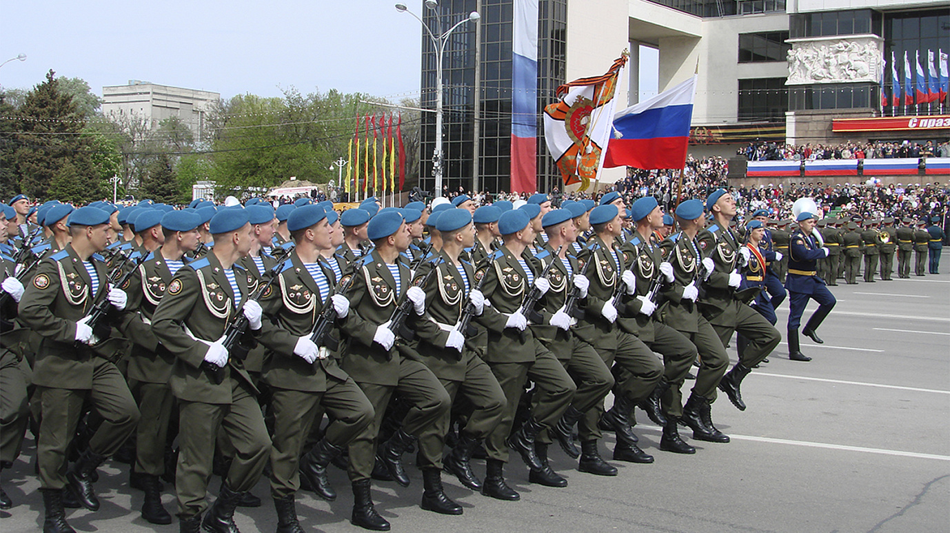 Ямальцев поздравили с Днём защитника Отечества 23 февраля