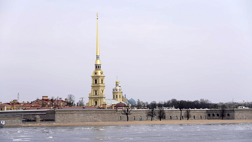 Петербуржцам пообещали плюсовую погоду на Крещение