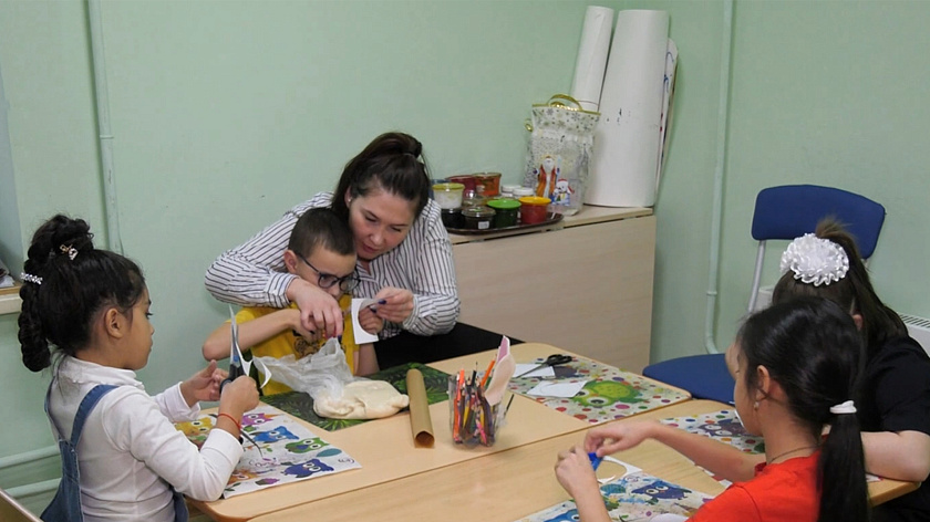 Новую программу реабилитации детей-инвалидов внедрили в салехардском центре «Доверие»