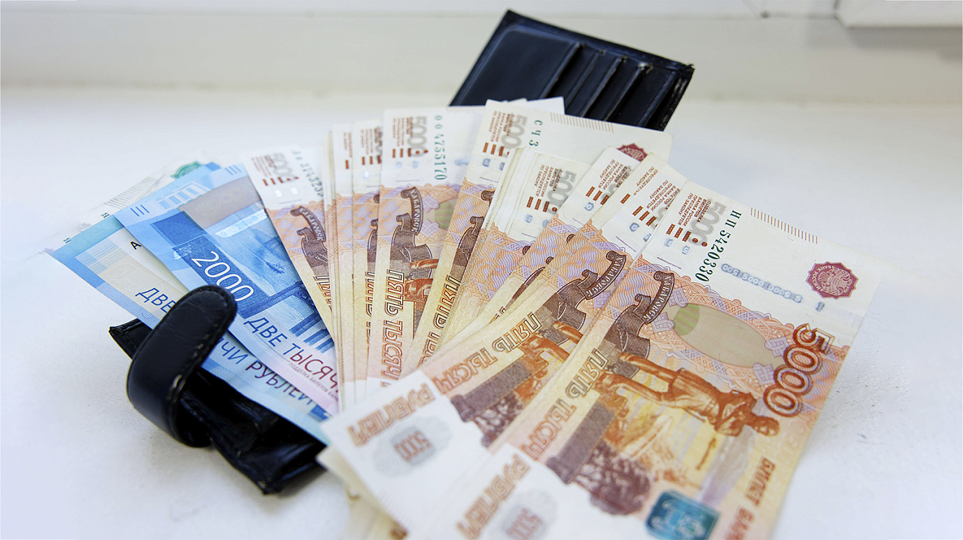 На Ямале специалисты здравоохранения получат по 15 тысяч ко Дню медработника