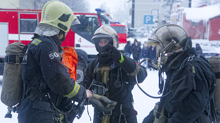 В Салехарде 600 школьников эвакуировали во время условного пожара
