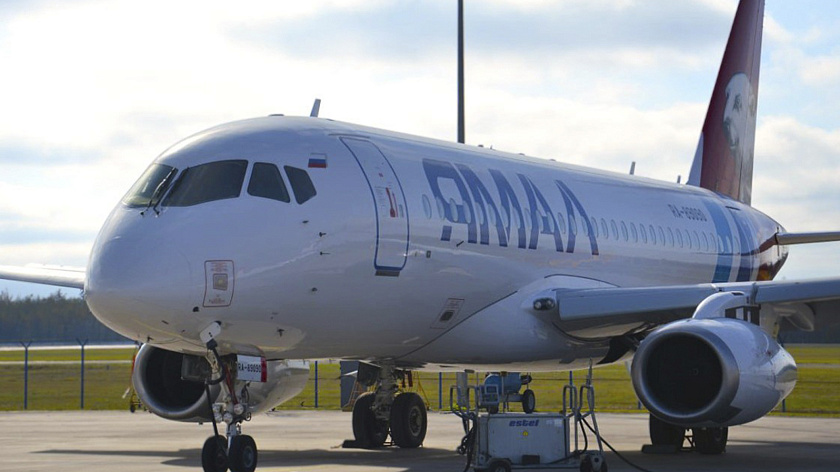 Самолёт с обновлённым логотипом авиакомпании «Ямал» выполнил первый рейс