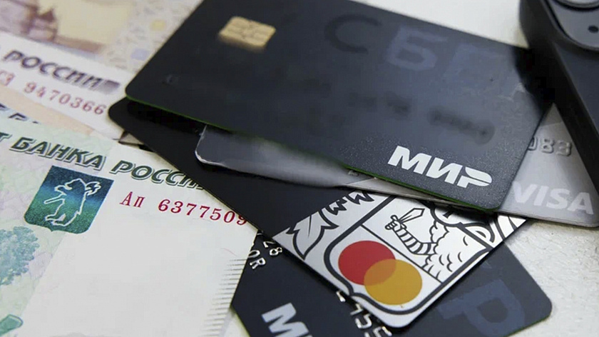 Банки обязали разъяснять клиентам причины блокировки карт