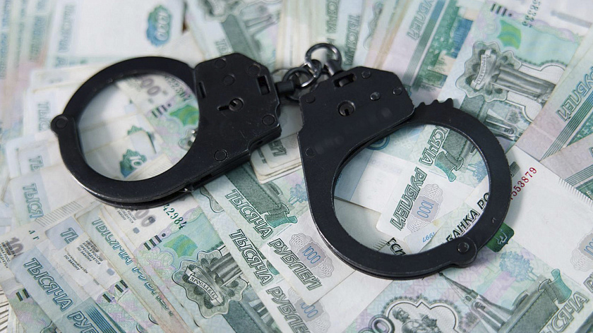 Жители Тюменской области пошли под суд из-за фальшивых купюр с помойки 