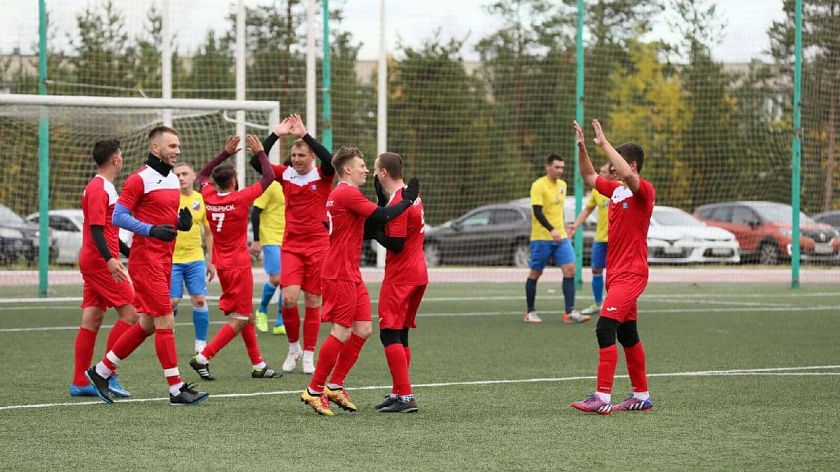 Кубок губернатора по футболу остался в Ноябрьске 