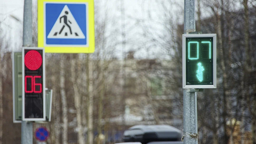 Информация о светофорах и свободных парковках появится в навигаторах петербуржцев