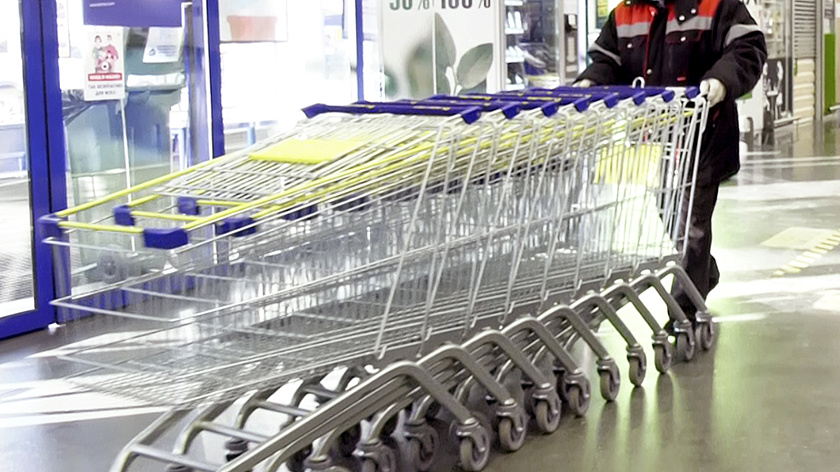 Салехардцам предложили решить судьбу магазина в Обдорском 